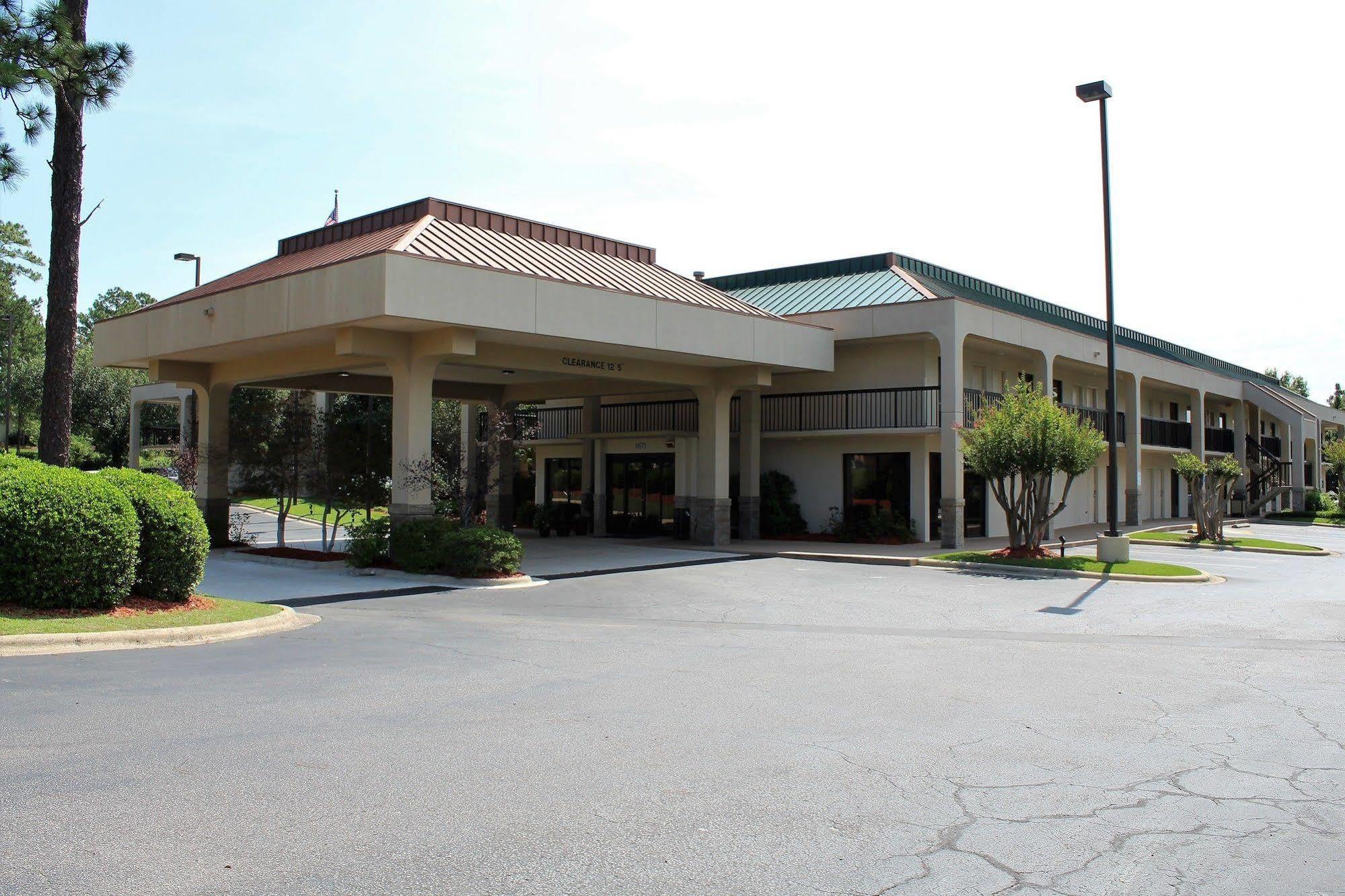 Surestay Plus Hotel By Best Western Southern Pines Pinehurst Eksteriør billede