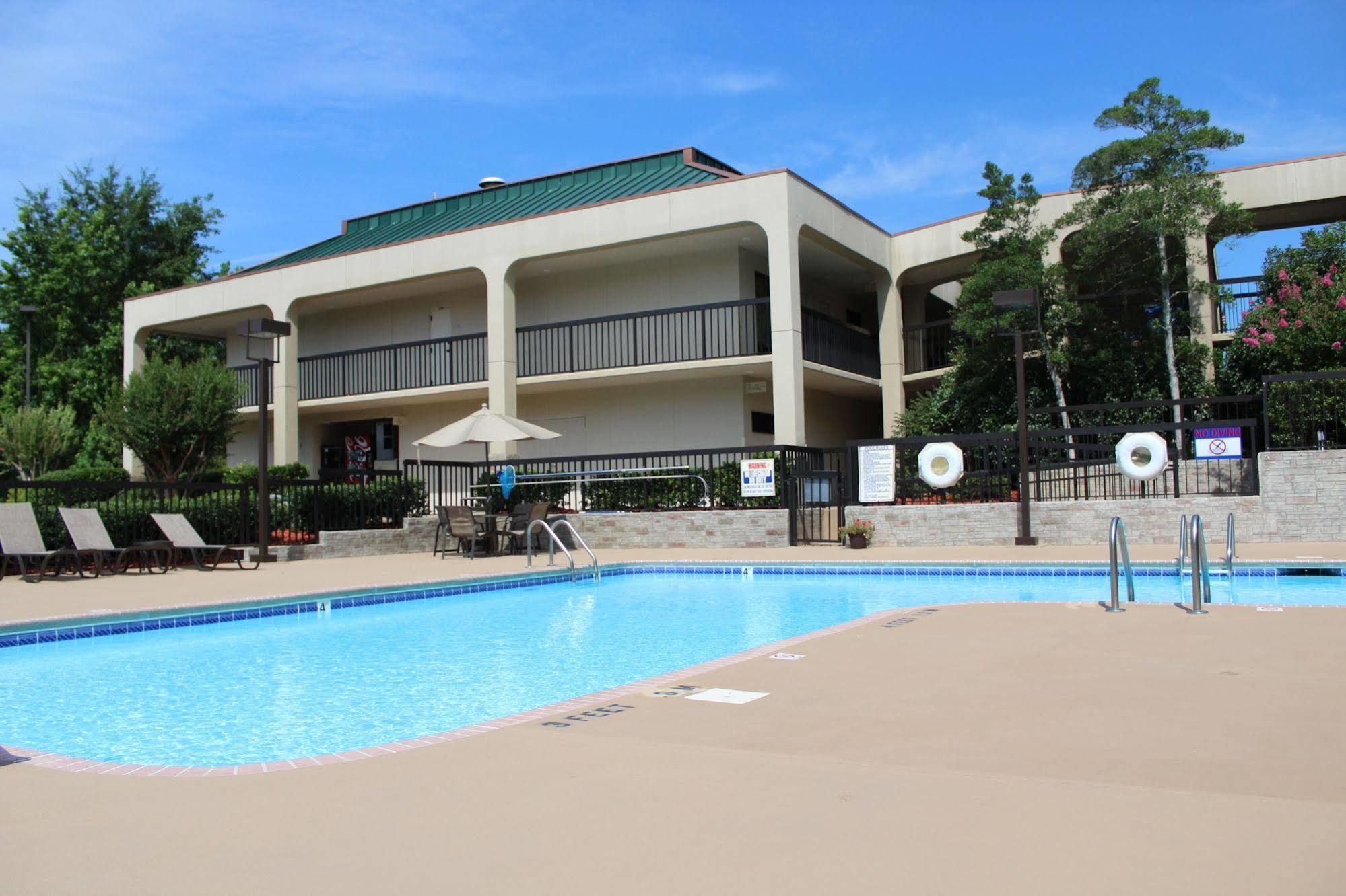 Surestay Plus Hotel By Best Western Southern Pines Pinehurst Eksteriør billede