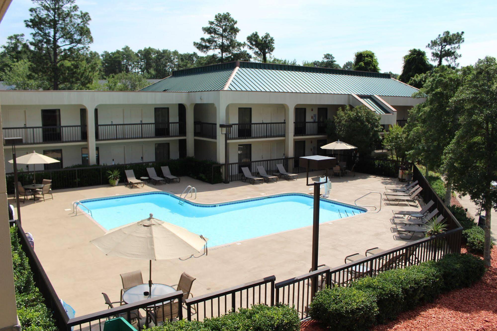Surestay Plus Hotel By Best Western Southern Pines Pinehurst Eksteriør billede