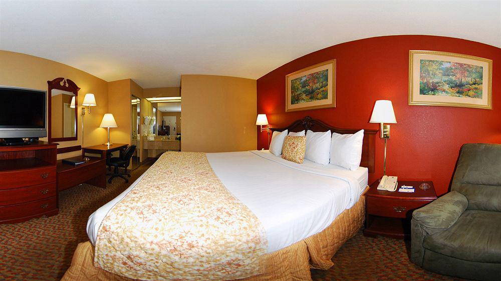 Surestay Plus Hotel By Best Western Southern Pines Pinehurst Eksteriør billede